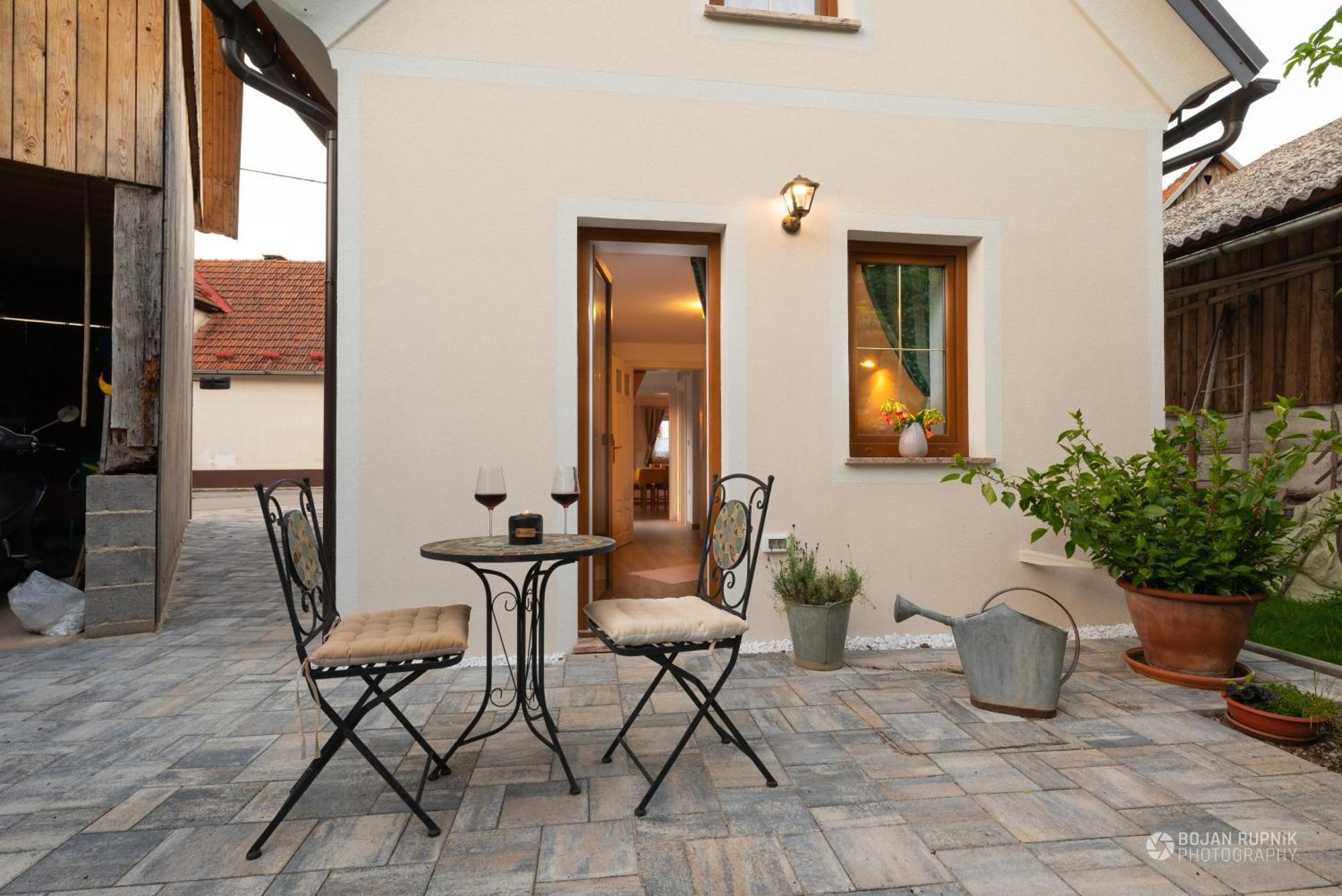 Cherry House - Cosy House - Ideal For Bear Watching, In The Neighborhood Of The Medieval Sneznik Castle Stari Trg pri Lozu Luaran gambar